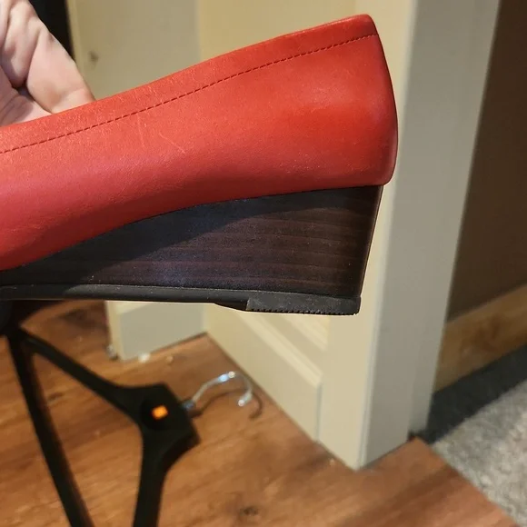 Shoes - Picture 4 of 4